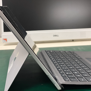 Microsoft surface screen replacement service
crack screen repair